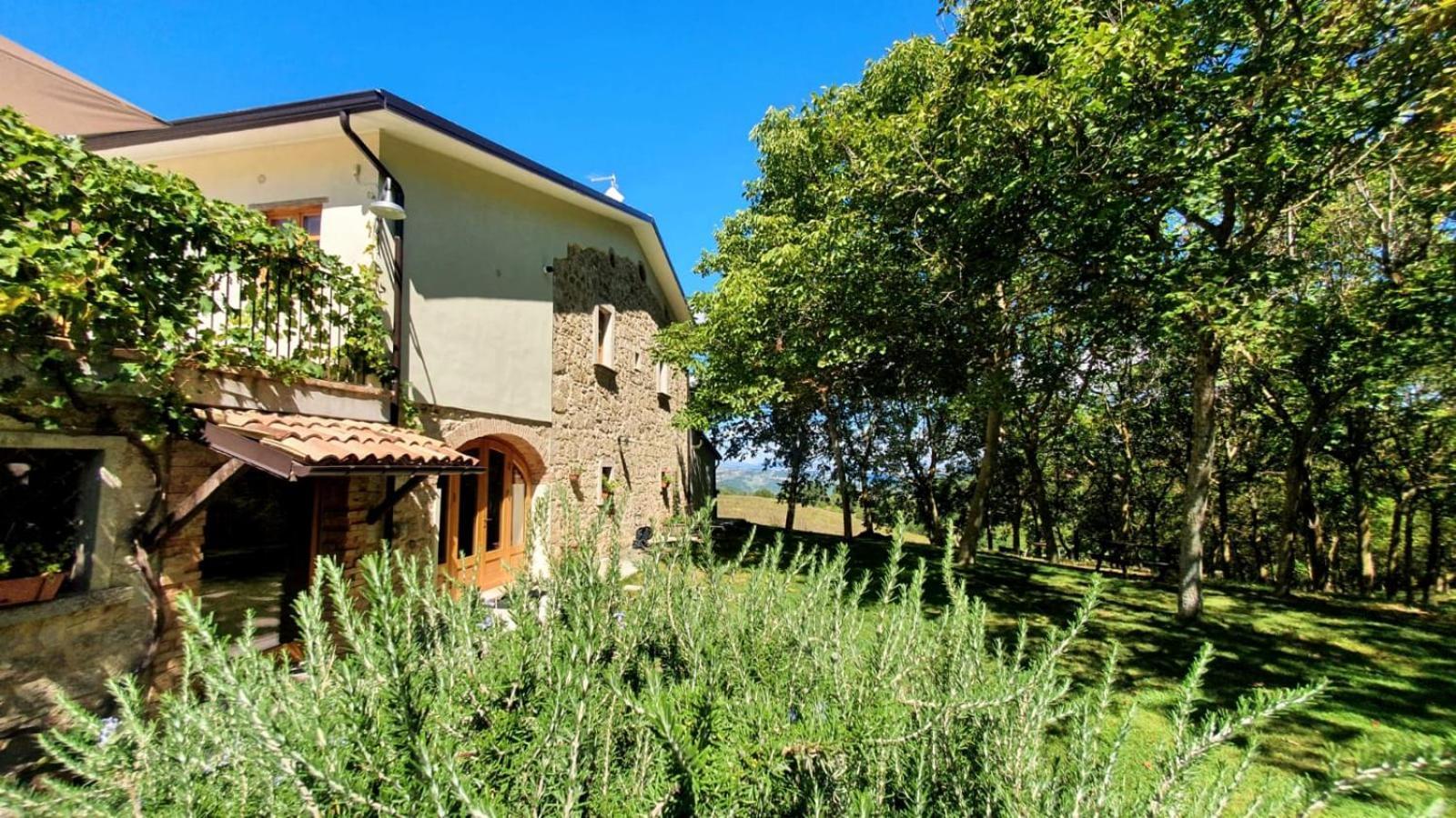 Al Noceto Countryside Panzió Busso Kültér fotó
